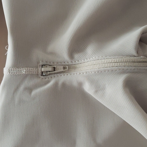 Compression - Picture 9 of 9